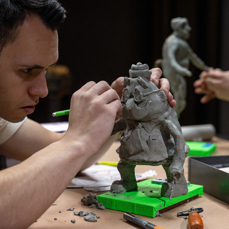 Michael Greene sculpts Wadsworth
